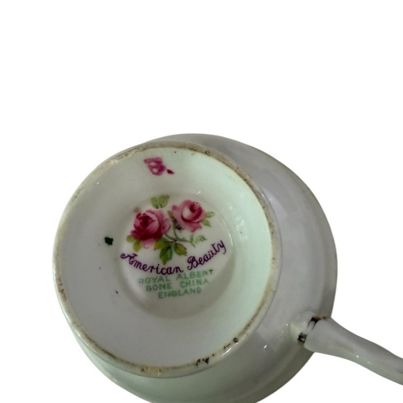 Royal Albert American Beauty Full Sized Teacup and Saucer Bone China England Tea - Picture 4 of 5